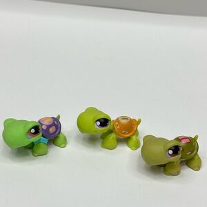 Littlest Pet Shop Green Turtle Trio with Purple, Orange & Pink Shells